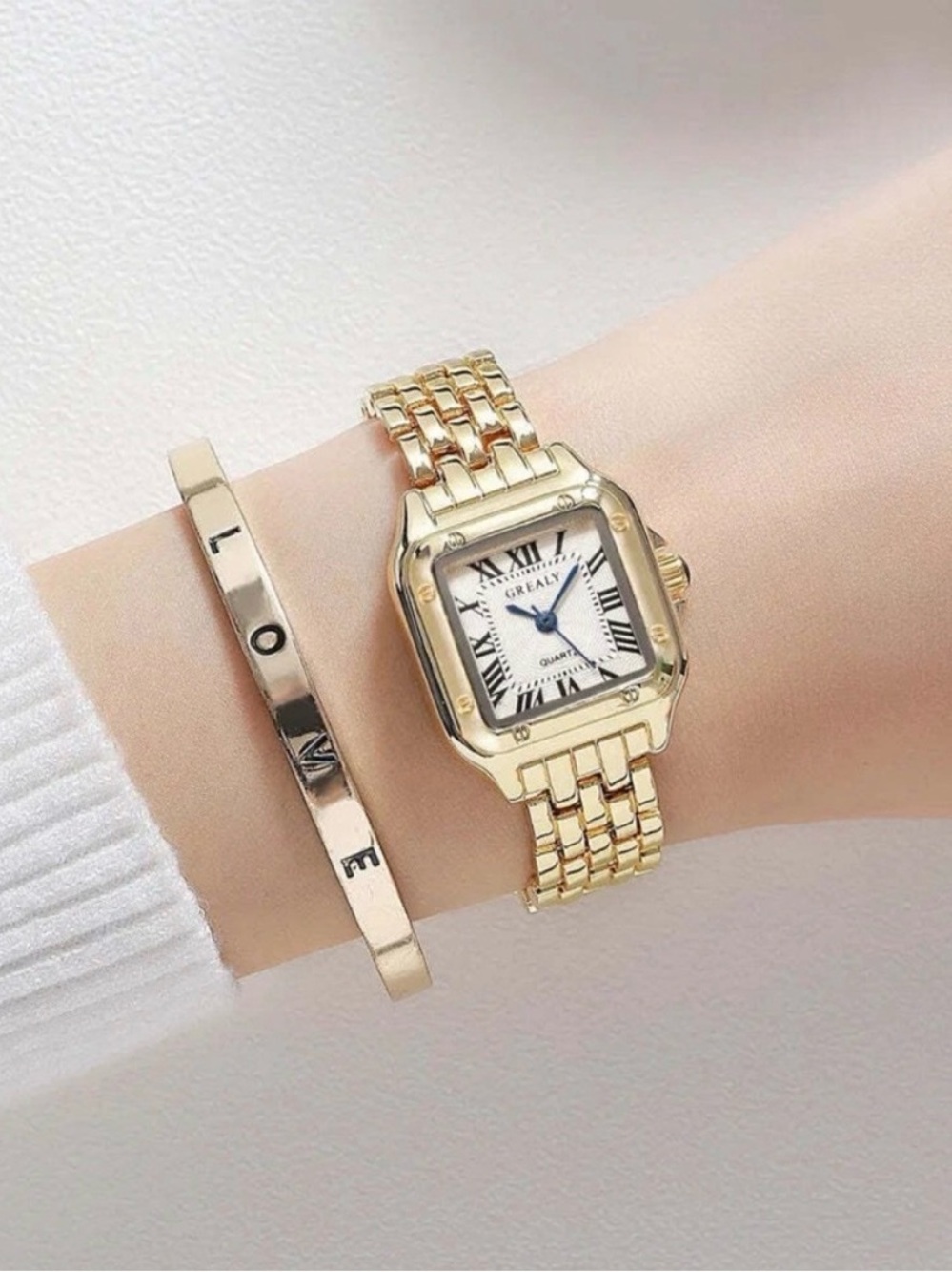 Panthere Classic Rectangle
Stainless Steel
Gold Watch - Picture 1 of 8